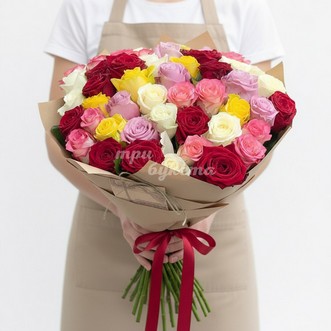 Букет из 51 розы в крафте