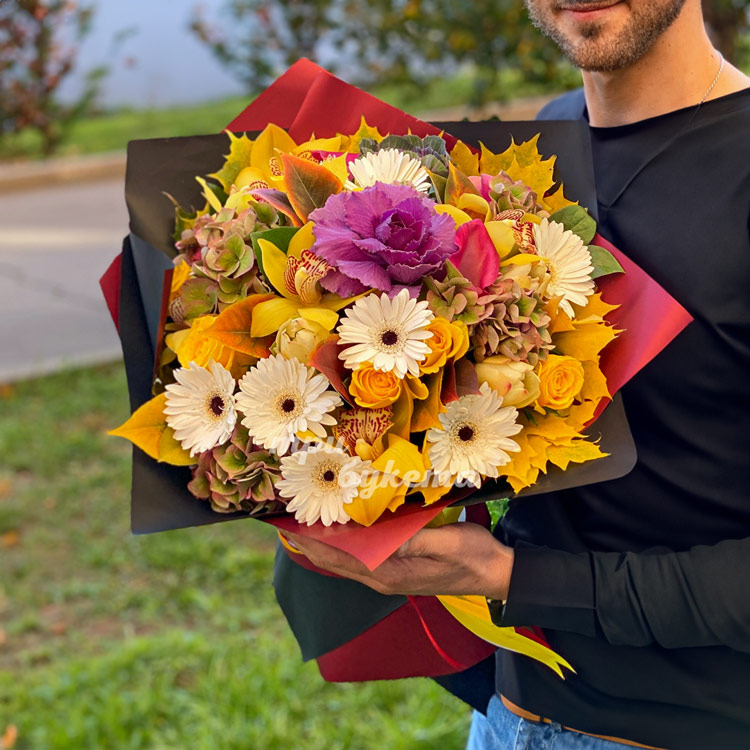 Осенний букет из гербер и орхидей за 10650 ₽ с доставкой по Ижевску